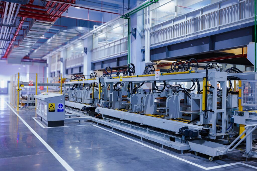 Photo by Homa Appliances a large machine in a large building